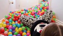 Bad Baby Giant Baby Bottle - Giant Spiders Attack Girl - Crazy Orbeez Spa Compilation