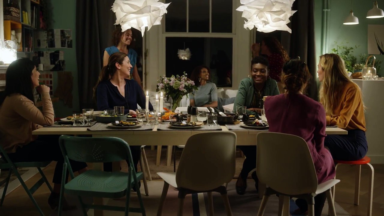 Pub IKEA "Tapage Nocturne" la voisine qui fait trop la fête