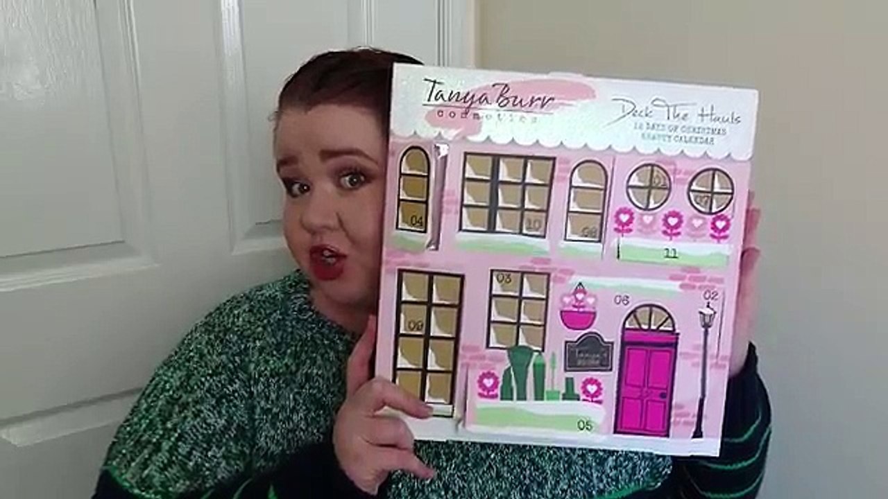 SPOILER!! Tanya Burr Deck the Hauls Advent Calendar Unboxing