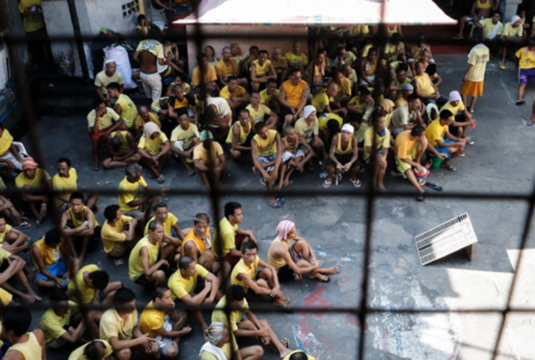 Despite teeming jails, Duterte 'happy' with Philippine prisons