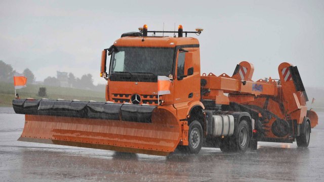 Vídeo: Así son los quitanieves autónomos de Mercedes