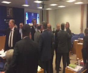 Meclis'te Kavga Çıktı, AK Parti'li ve CHP'li Vekiller Birbirlerine Girdi