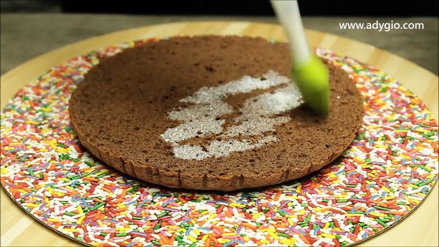 Tort cu frisca si capsuni | Adygio Kitchen