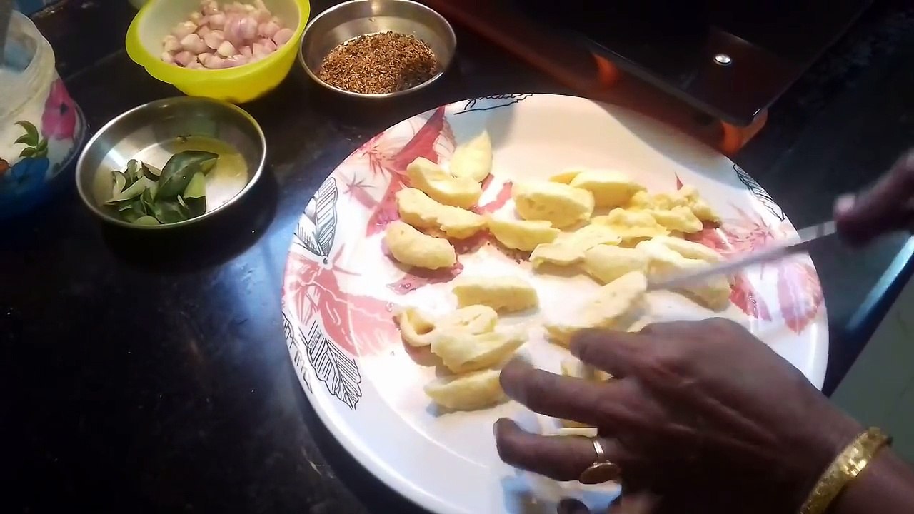 Egg Finger Fry ( முட்டை வறுவல் ) | Muttai Varuval| Tamil- Sattur Parambariya Samayal - 4