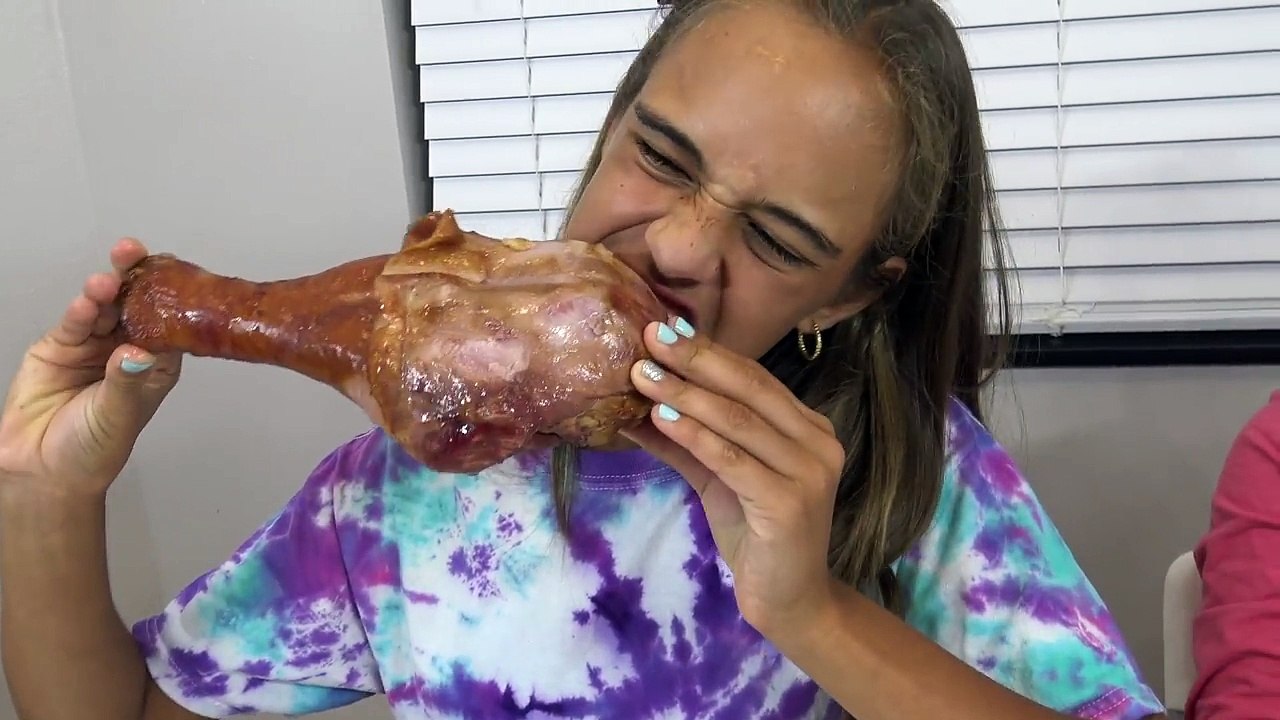 Real Food VS Gummy Food Challenge! Giant Candy Toys To See Sophia Sarah with Mommy Chef Family Fun