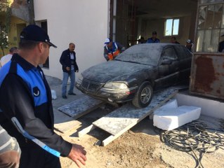 Yıkımı Engellemek İçin Otomobilini Park Etti Ama...