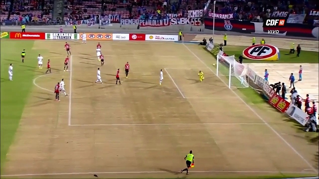Beautiful long range goal in Copa Chile semi-final