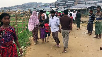 haye-etim boyunca iki mezlüwm milet gördüm birisi şiyşe-enliler ikincisi büwrme-e eraeke-enlılar