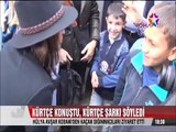 Hülya Avşar Kobaniden kaçanları ziyaret etti Kürtçe Şarkı söyledi