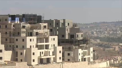 إسرائيل تقر بناء آلاف الوحدات الاستيطانية بالضفة