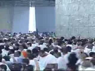 Hacılar şeytan taşladı