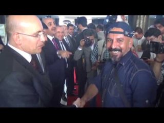 Bakan Şimşek'ten gazetecilere ve çocuklara 5'er lira