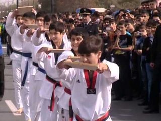 Azerbaycan'da Elma Festivali renkli görüntülerle başladı