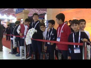 Bilişim fuarı öğrenci akınına uğradı