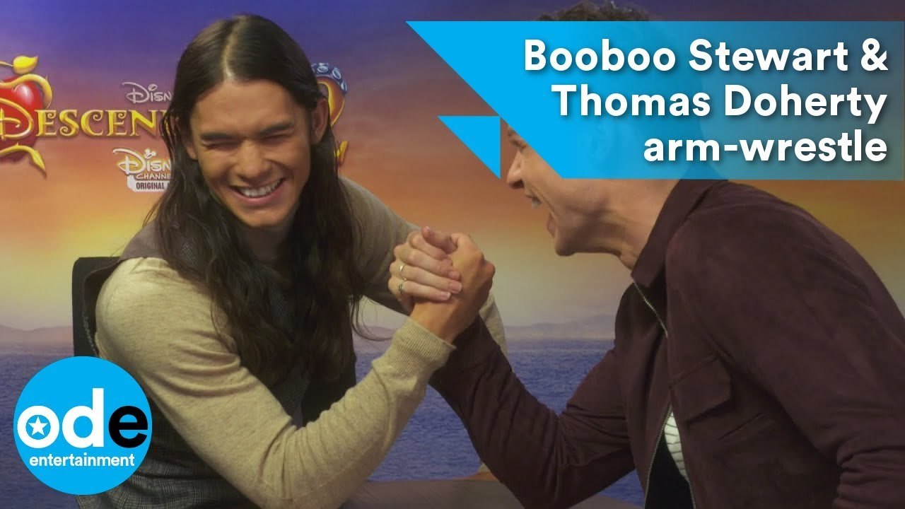 Descendants 2: Booboo Stewart & Thomas Doherty arm-wrestle