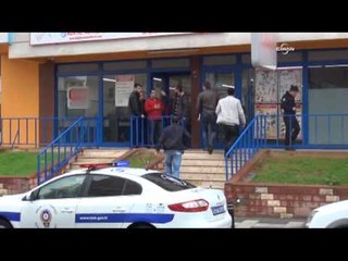 Markette kar maskeli silahlı soygun