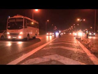 Kamyondan düşen taşlar sürücülerin kabusu oldu