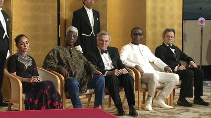 Jean-Pierre Raffarin salue le courage, l'audace et l'humanisme de Youssou Ndour