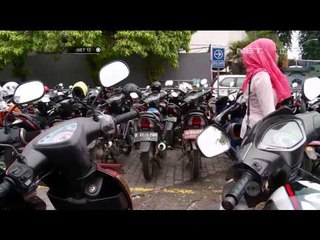 Warga biasakan diri parkir motor karena larangan lintasi jalan MH Thamrin - NET12