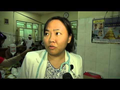 Keracunan Makanan, 59 Buruh Pabrik Dilarikan ke Rumah Sakit - NET5