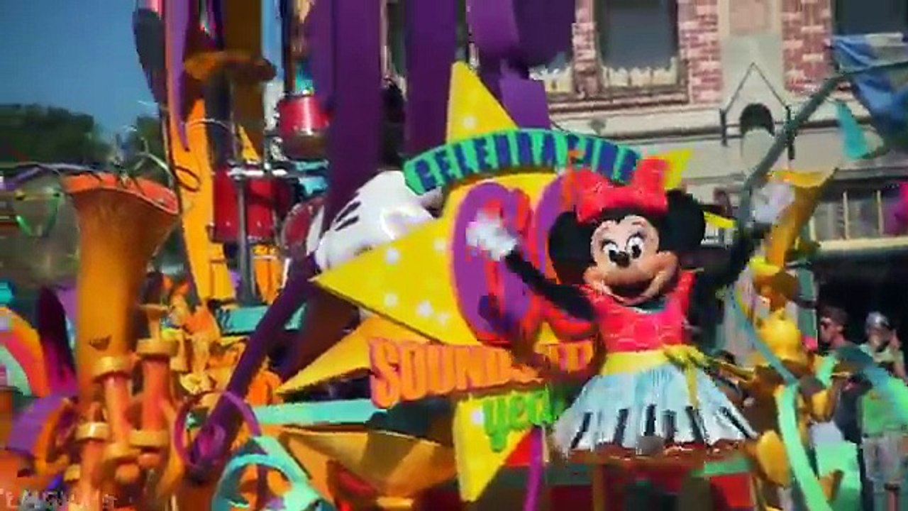 [4k] Mickeys Soundsational Parade Full show Disneyland Park POV