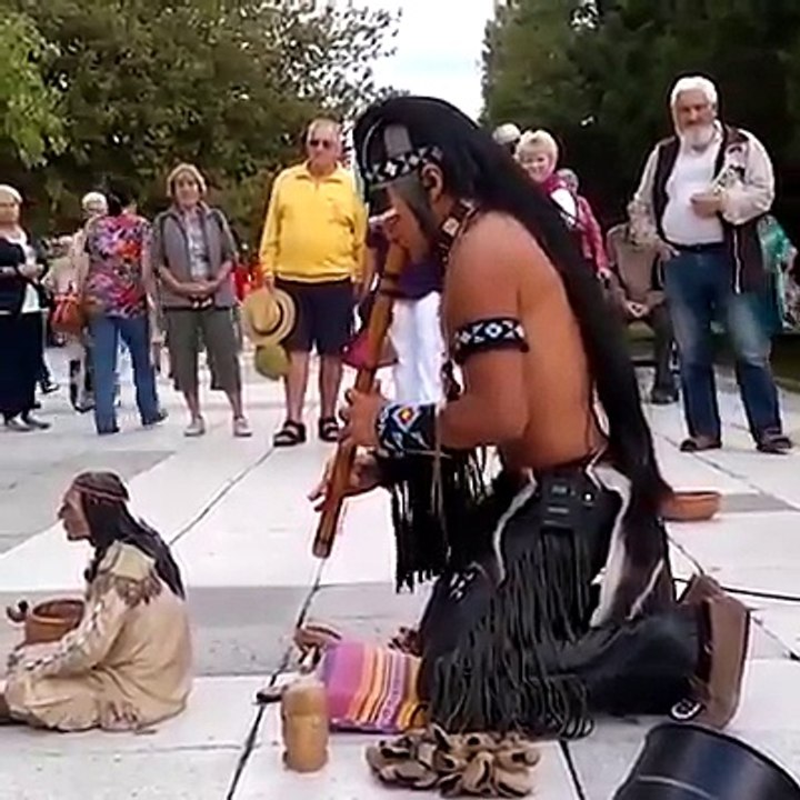 Adam adeta tek kişilik orkestra olağanüstü bir yetenek