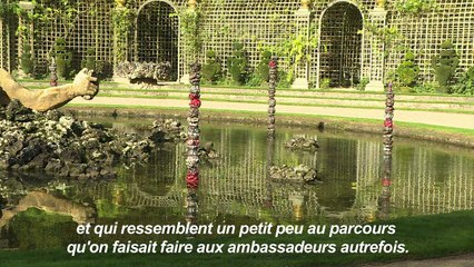 Descargar video: Sculptures géantes dans les bosquets du Château de Versailles