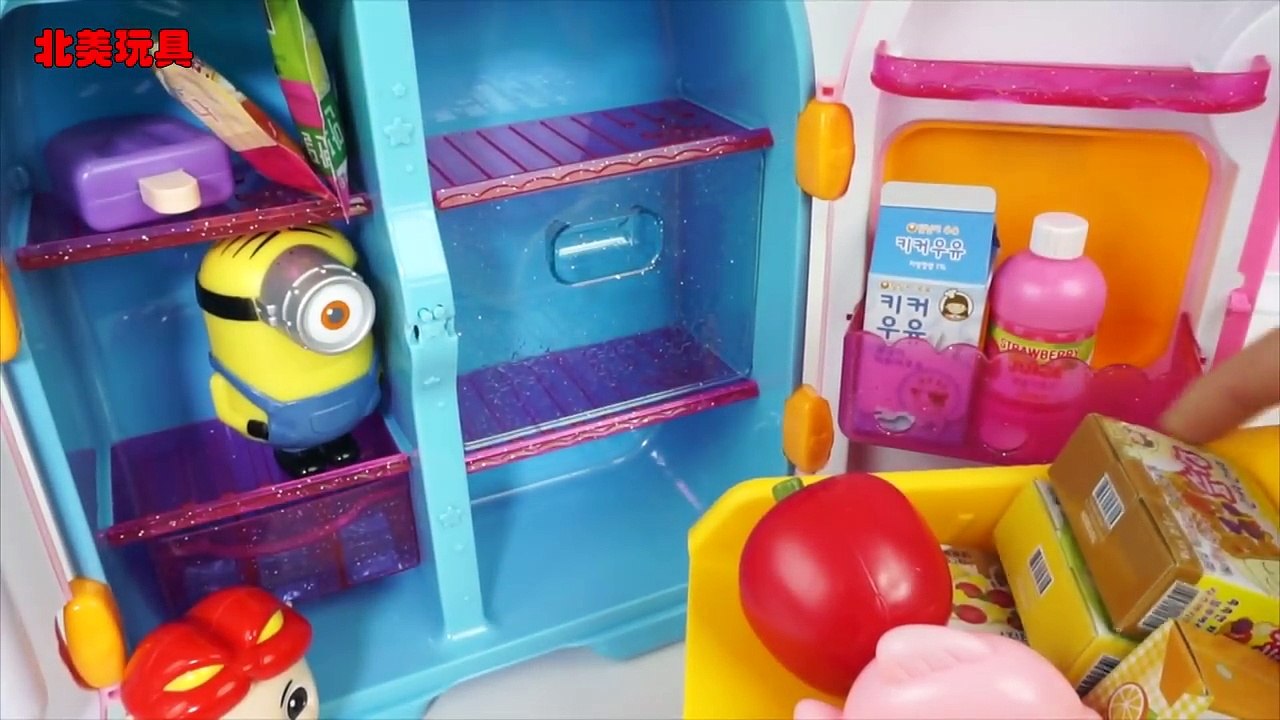 粉紅豬小妹玩可以出冰塊的玩具冰箱的過家家故事|北美玩具