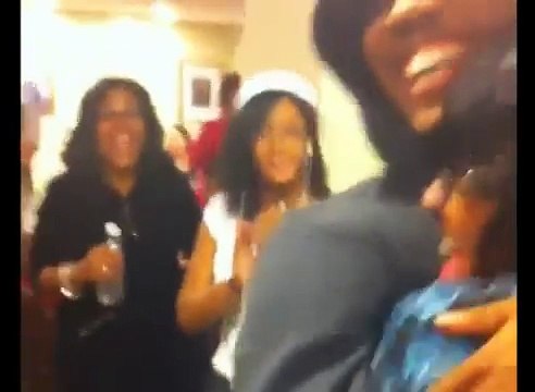 Airman Surprises Entire Family on Christmas 2010