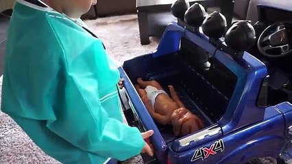 Crying Baby Accident / Jason Playing Doctor in Hospital with Syringe Colors