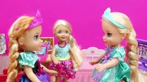Fiesta de Pijamas de Elsa y Anna Frozen con Chelsea | La perrita de Elsa vomita en la Pijamada