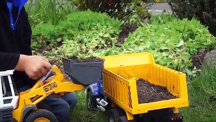 Diggers for Children - Bruder Construction Trucks in Action - Front Loader + Dump Truck