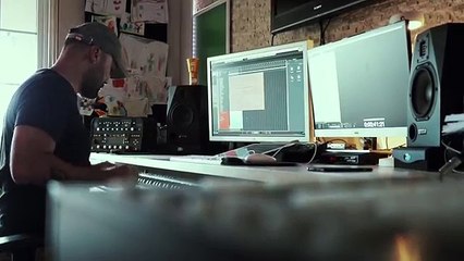 Söz | Jenerik Teması Moscow Bow Tie Orchestra by Steven Webb