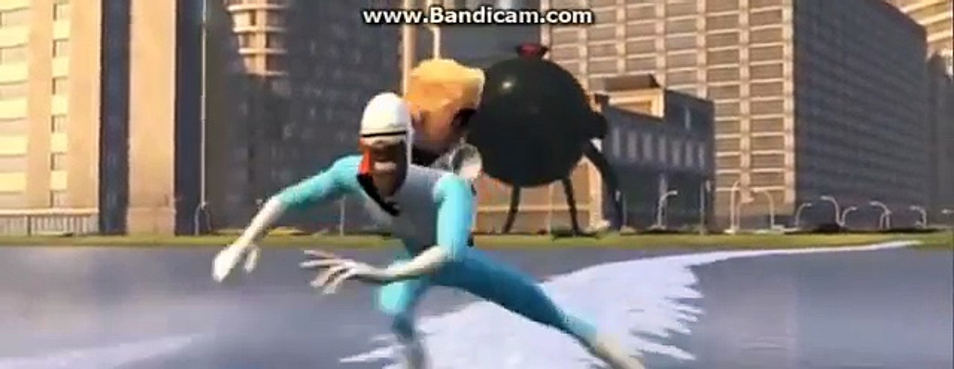The Incredibles Family & Frozone vs Robot