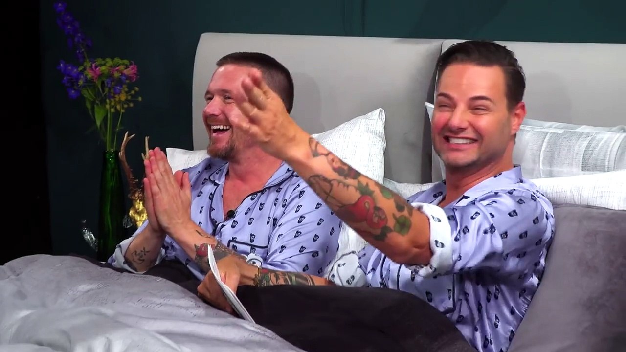 Johnny de Mol - In Bed Met Fred | FRED VAN LEER
