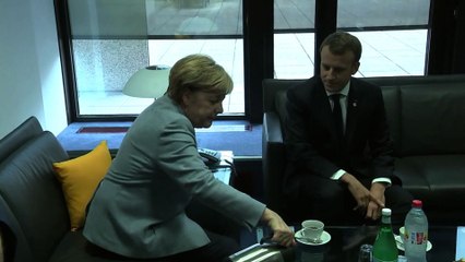 Catalogne: Merkel et Macron soutiennent le gouvernement espagnol