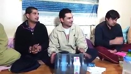 خوبصورت آواز میں مزےدار شاعری سنئیے