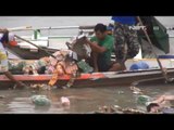 NET17 - Warga jarah barang yang tercecer dari kapal angkutan barang tenggelam di dermaga penumpang T