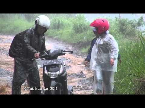 Bupati Garut Berjanji Perbaikan Jalan Rusak Selesai Tahun 2019 -NET12