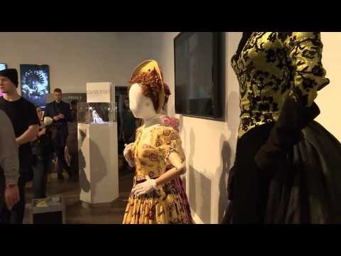 London Fasion Week 2015 hadirkan koleksi busana musim gugur - IMS