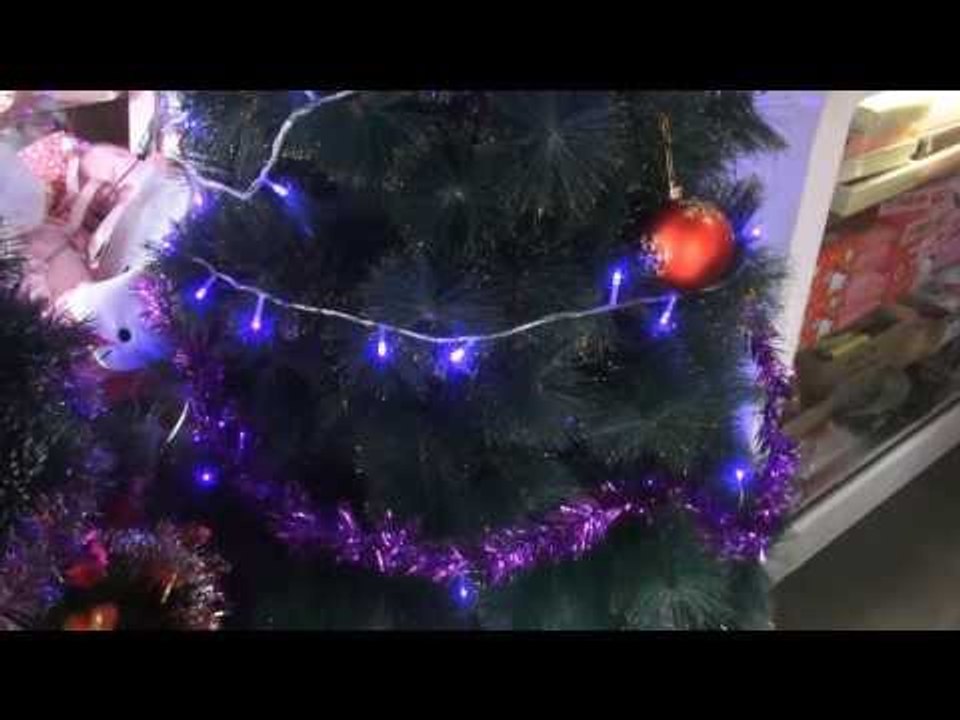 NET12 - Aksesoris Natal di Bandung diserbu pembeli