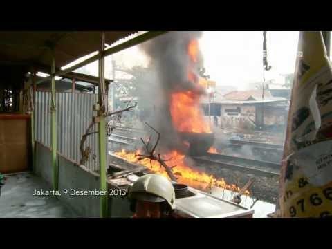 NET17 - Polisi belum tetapkan tersangka dalam kecelakaan KRL vs truk BBM