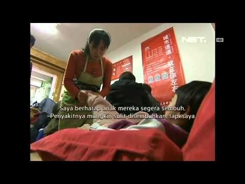 NET17 - Ayah ibu membuka warung untuk biaya pengobatan anak yang lumpuh