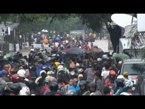 NET12 - Ratusan Rumah Warga Cileduk Terendam Banjir