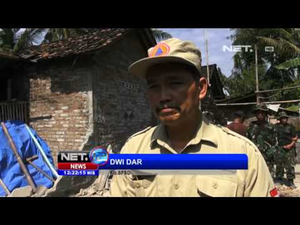 NET12 - Puluhan rumah rusak pasca gempa 6,5 skala richter di Yogya