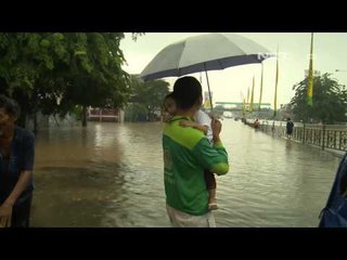 NET12 - Kampung Melayu Jakarta Terendam Hingga 1,5 Meter