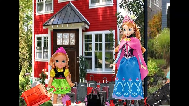 Anna and Elsa Toddlers Move To New House Part 2 Frozen Elsya & Annya Run Away Disney Toys In Action
