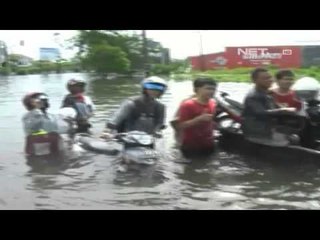 Download Video: NET12 - Banjir menutup akses jalan Pantura