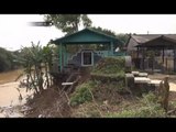 NET12 - Makam di Bekasi Terseret Arus Sungai