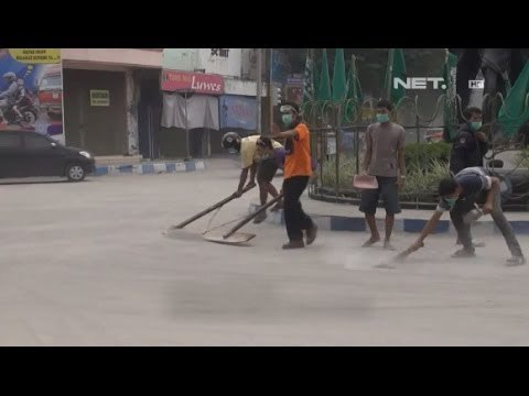 IMS - Komunitas Pecinta Alam Bersih-bersih Abu Vulkanis